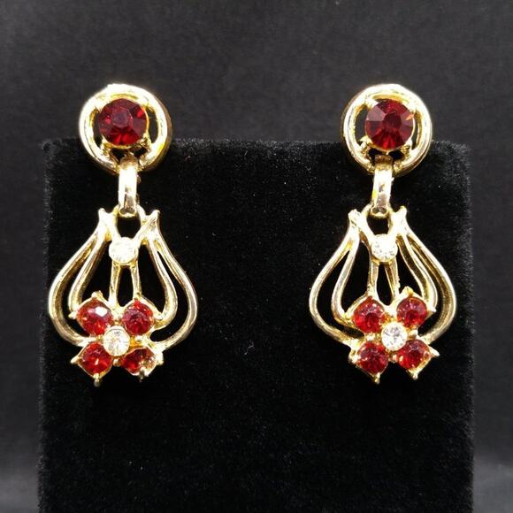 Vintage Gold & Red Rhinestone Floral Earrings, Screw Back, Mid-Century, 1 1/2 In - Picture 2 of 10